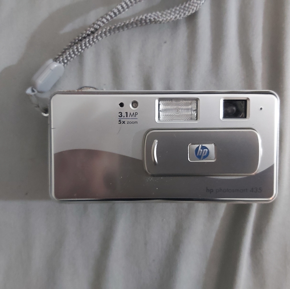 HP Photosmart 435 Silver Digital Camera